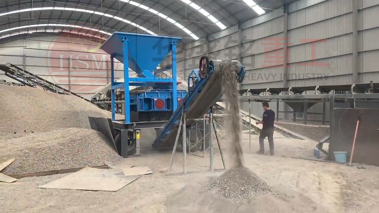 移動(dòng)對輥生產(chǎn)現(xiàn)場 移動(dòng)對輥生產(chǎn)現(xiàn)場